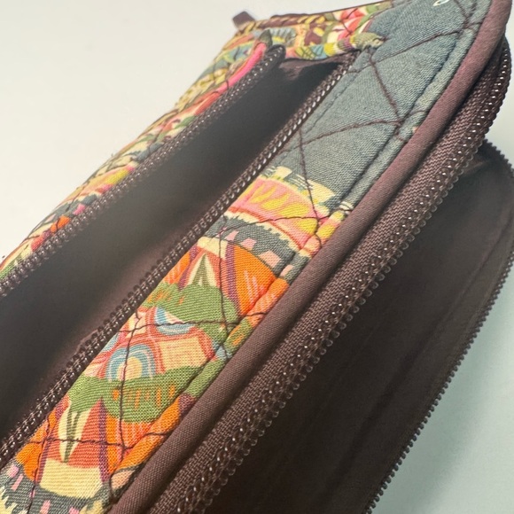 Vera Bradley Turn Lock Wallet Heirloom Paisley - Retired Pattern RFID - Picture 8 of 11
